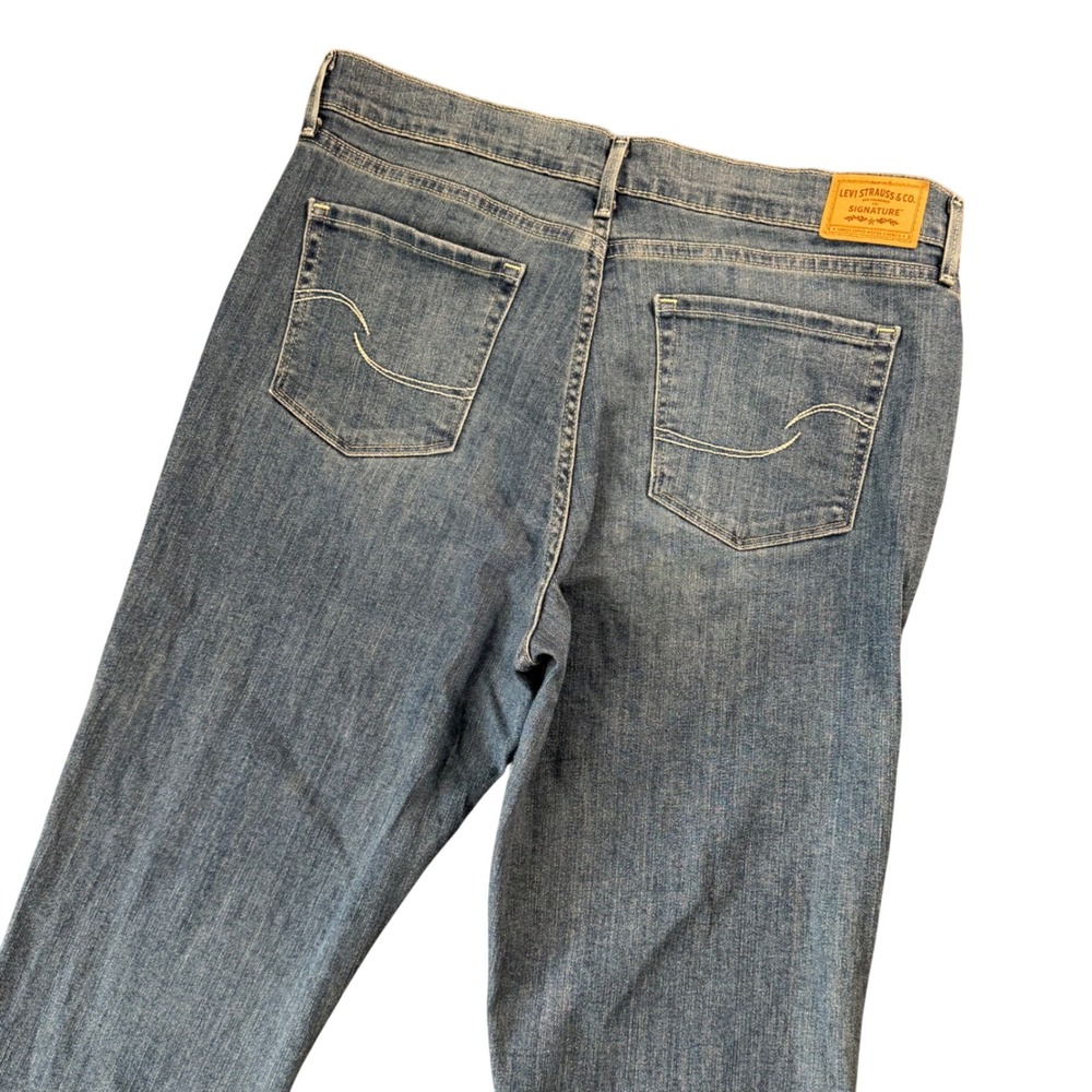 Levi's Signature Women's Straight Leg Jeans 14 Light Blue Distressed Y2K
